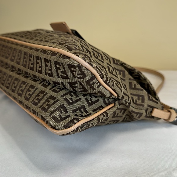 Fendi Zucca Mamma Baguette w/ Leather details - Picture 9 of 15